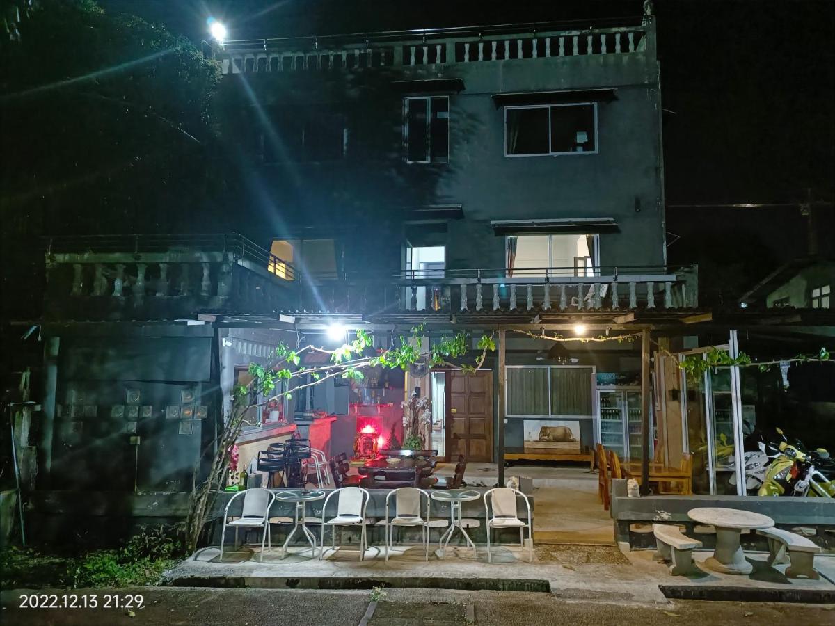 Funky Crab The River Krabi town Exterior foto